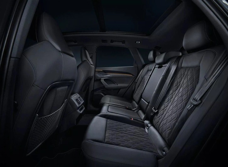 Audi Q5 bản nhập Mỹ và Đức: So sánh chi tiết về thiết kế, công nghệ và trải nghiệm lái