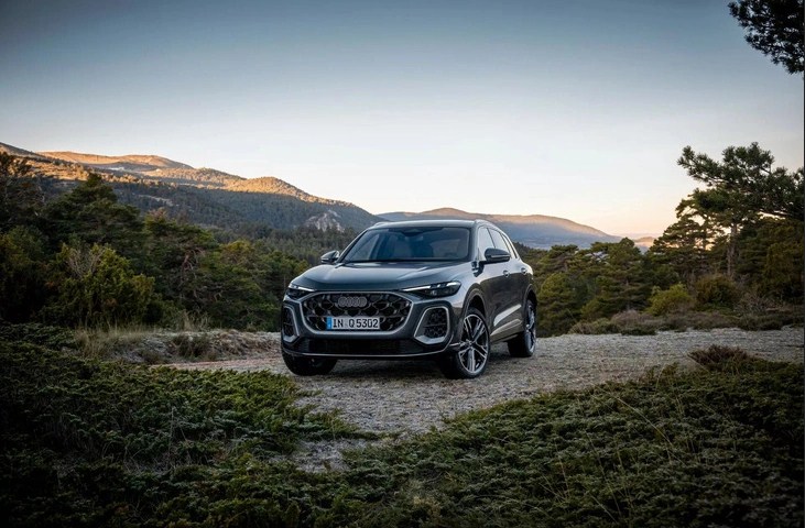 Audi Q5 bản nhập Mỹ và Đức: So sánh chi tiết về thiết kế, công nghệ và trải nghiệm lái