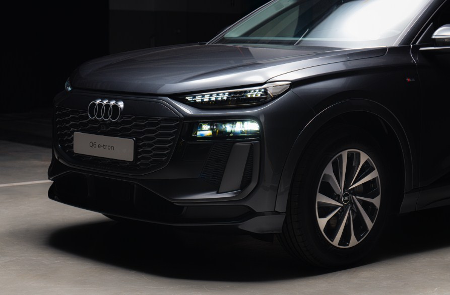 Audi Q6 e-tron 2025