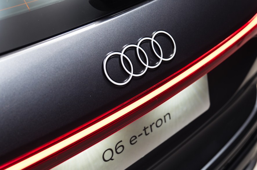 Audi Q6 e-tron 2025