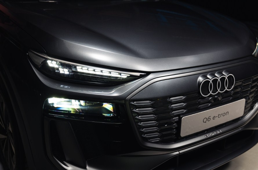 Audi Q6 e-tron 2025