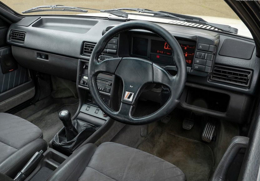 Audi quattro 1988: Huyền thoại dẫn động bốn bánh của Audi