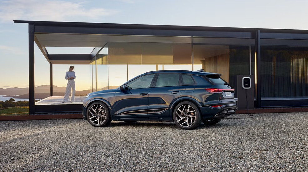Công nghệ sạc nhanh Audi Q6 e-tron 2026: Giải mã sức mạnh 800V – Sạc 10 phút đi 255km, xóa bỏ nỗi lo "hết pin giữa đường"