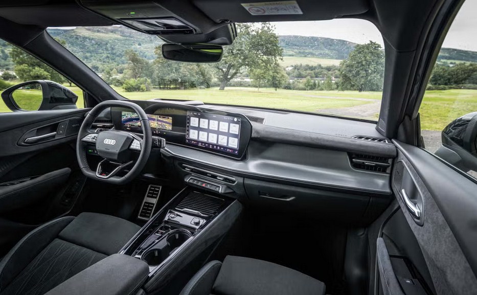 Đánh Giá Chi Tiết Audi S3 và Q3 2026: Chiến Lược "Một Phiên Bản" và Sự Nâng Tầm Đẳng Cấp