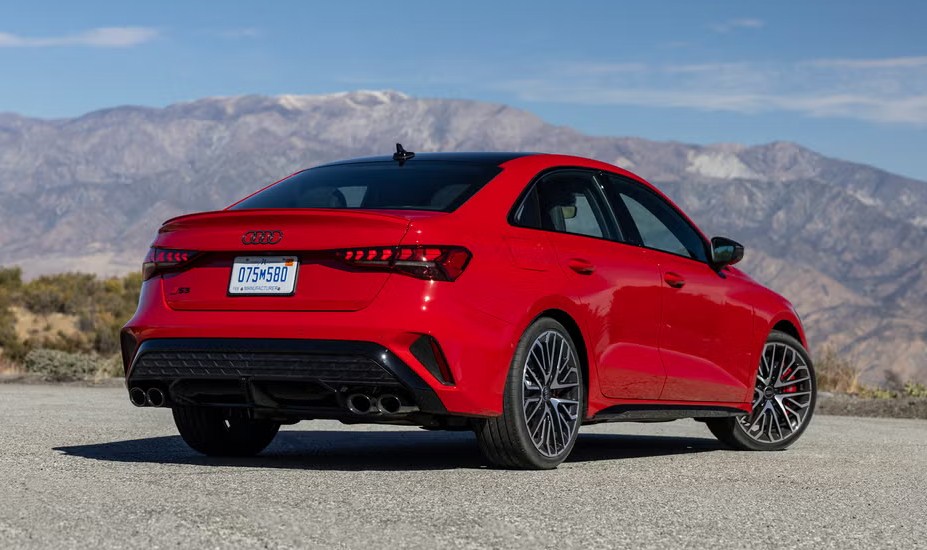 Đánh Giá Chi Tiết Audi S3 và Q3 2026: Chiến Lược "Một Phiên Bản" và Sự Nâng Tầm Đẳng Cấp