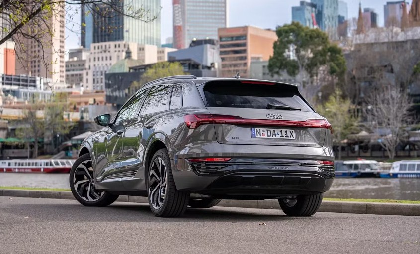 Đánh giá Audi Q8 e-tron 50 quattro 2025: Sự lựa chọn hoàn hảo cho một tương lai xe điện