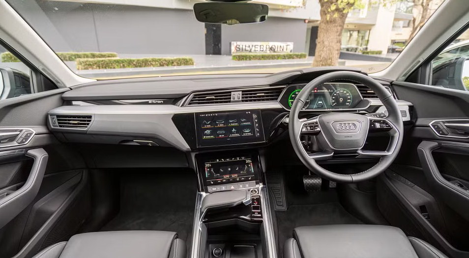 Đánh giá Audi Q8 e-tron 50 quattro 2025: Sự lựa chọn hoàn hảo cho một tương lai xe điện