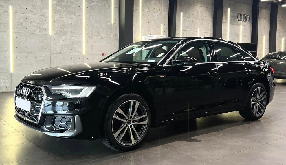 Audi A6 2026 có đáng mua hơn BMW 5 Series? Đẳng cấp phục vụ hay Bản năng chinh phục?