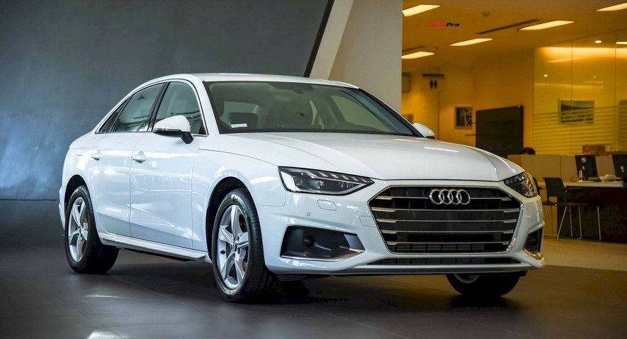 Giá Lăn Bánh Audi A4 Tháng 1/2026 Tại Hà Nội & Đánh Giá Chi Tiết