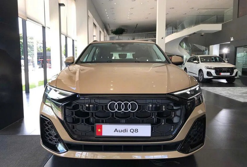 Giá Lăn Bánh Audi Q8 Tháng 2/2026 Tại Hà Nội Và Đánh Giá Chi Tiết: Tuyên Ngôn Quyền Lực SUV Coupe Hạng Sang