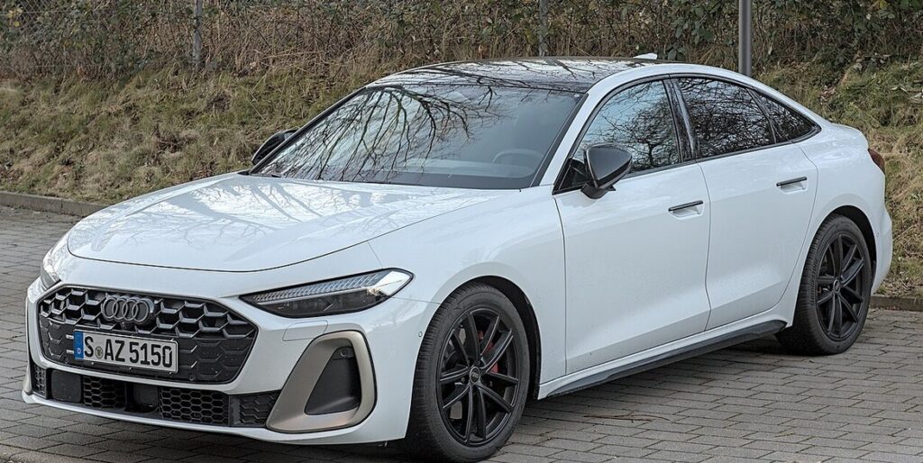 Giá xe Audi A5 2026 lăn bánh và chương trình ưu đãi tháng này